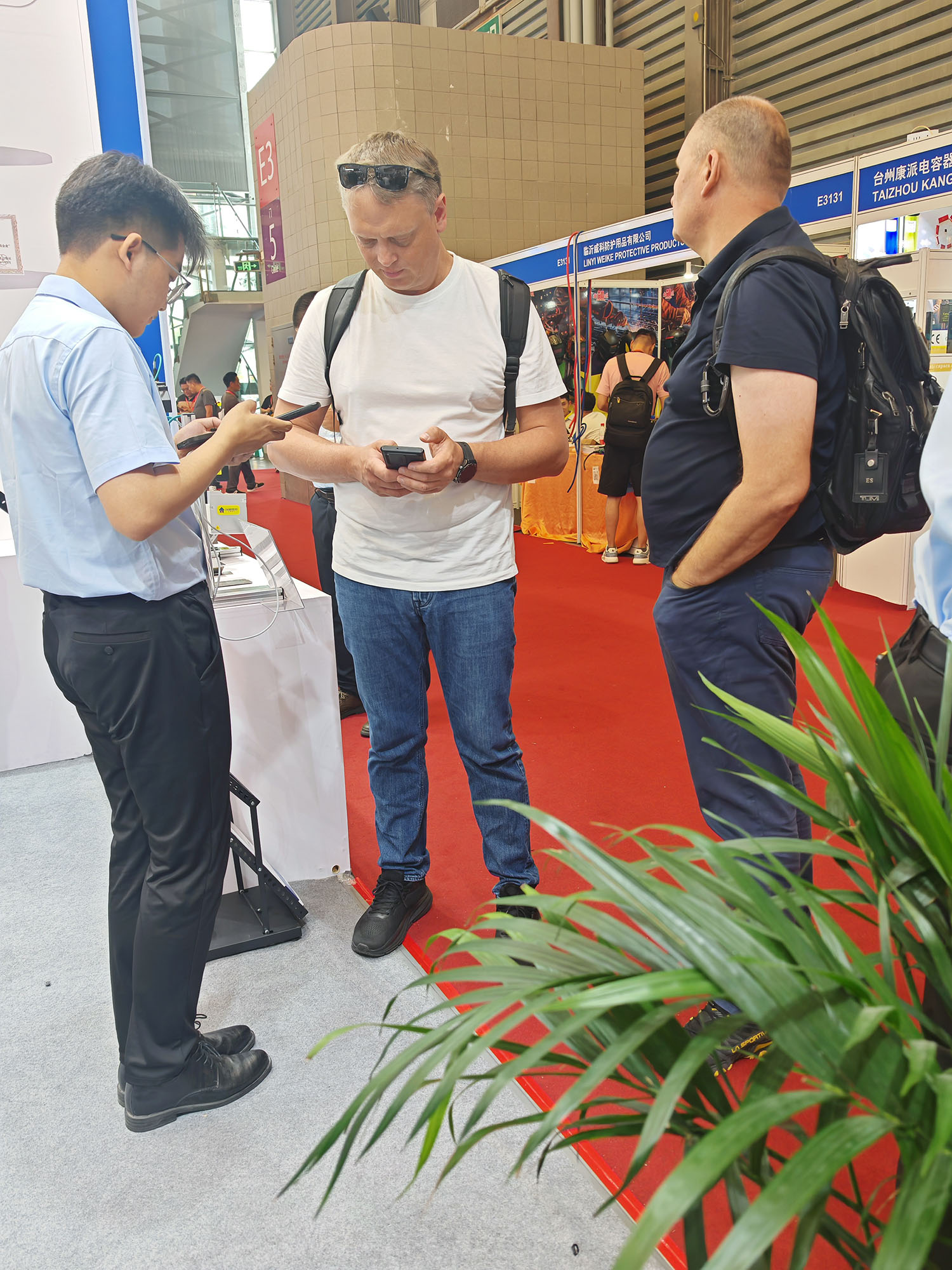 創(chuàng)想智控亮相第28屆北京·埃森焊接展，免示教與零前置焊縫跟蹤技術(shù)引爆現(xiàn)場關(guān)注