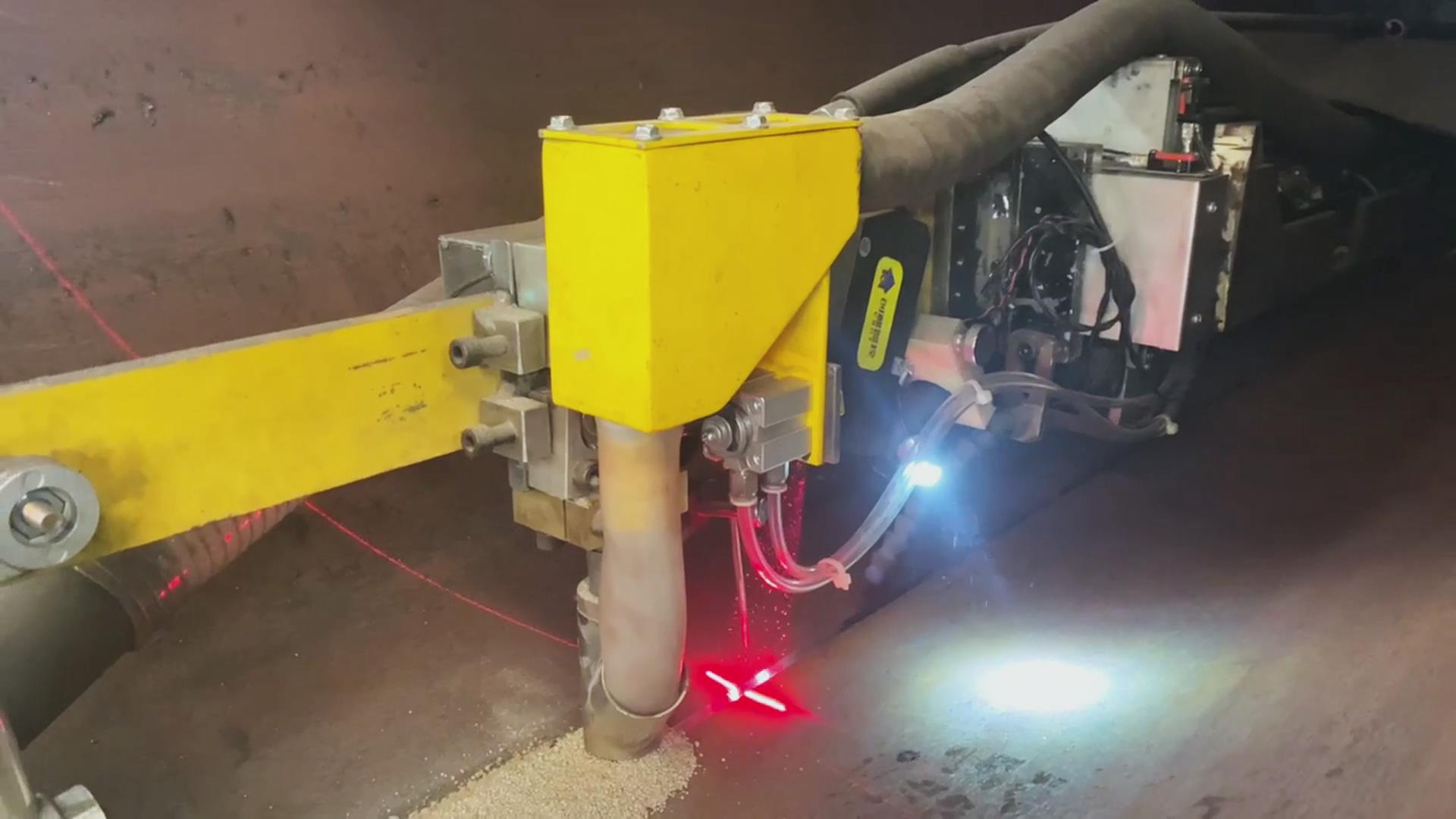 激光焊縫跟蹤傳感器助力石油管道焊接自動化，實現(xiàn)高效精準(zhǔn)升級