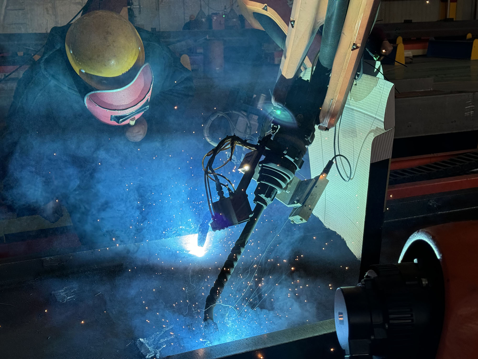 創(chuàng)想智控焊接相機(jī)的應(yīng)用優(yōu)勢——從人工經(jīng)驗(yàn)到智能監(jiān)測 創(chuàng)想智控焊接相機(jī)的應(yīng)用優(yōu)勢——從人工經(jīng)驗(yàn)到智能監(jiān)測